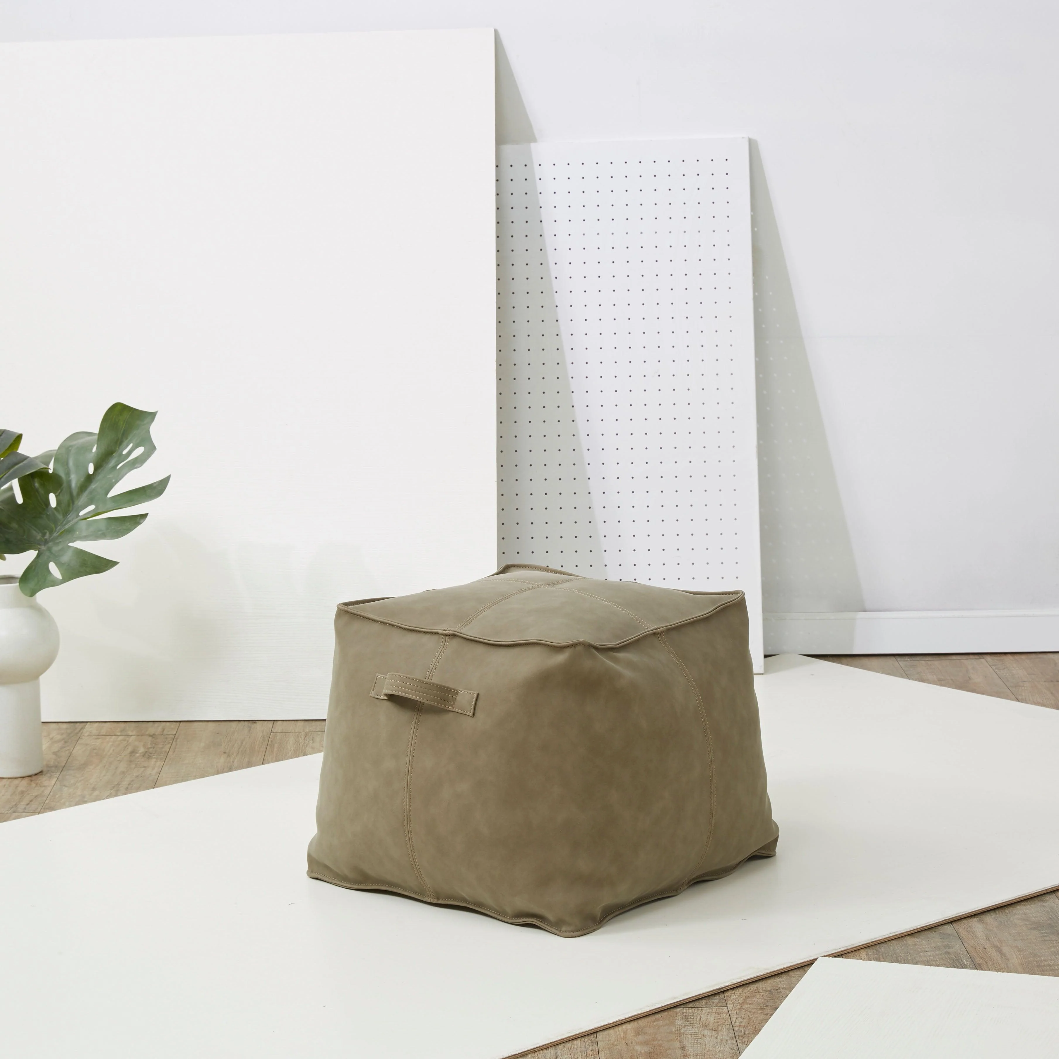 PABLO VEGAN LEATHER POUF - Frankwebs