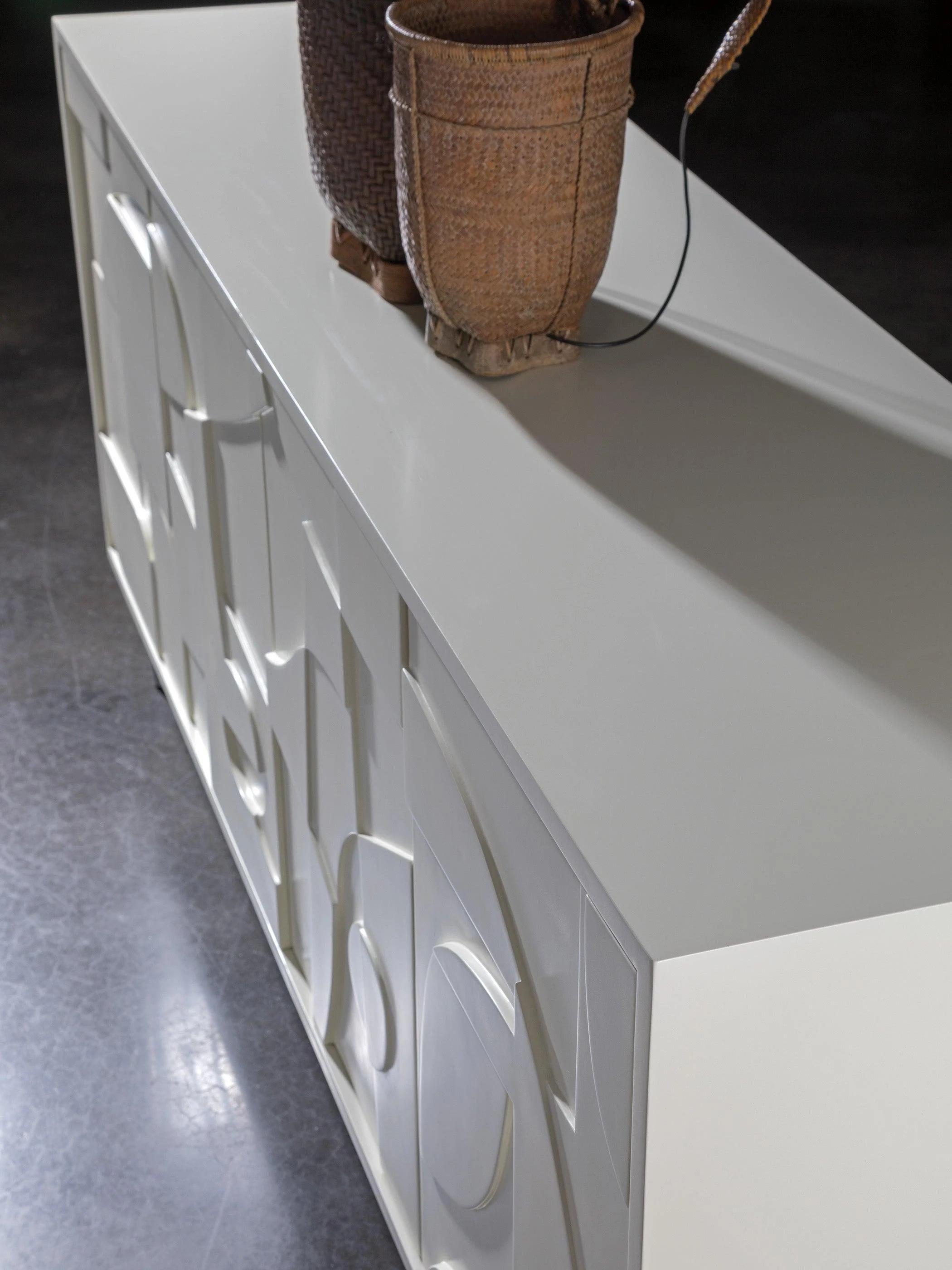 Signature Designs Bardo Long Media Console - Frankwebs