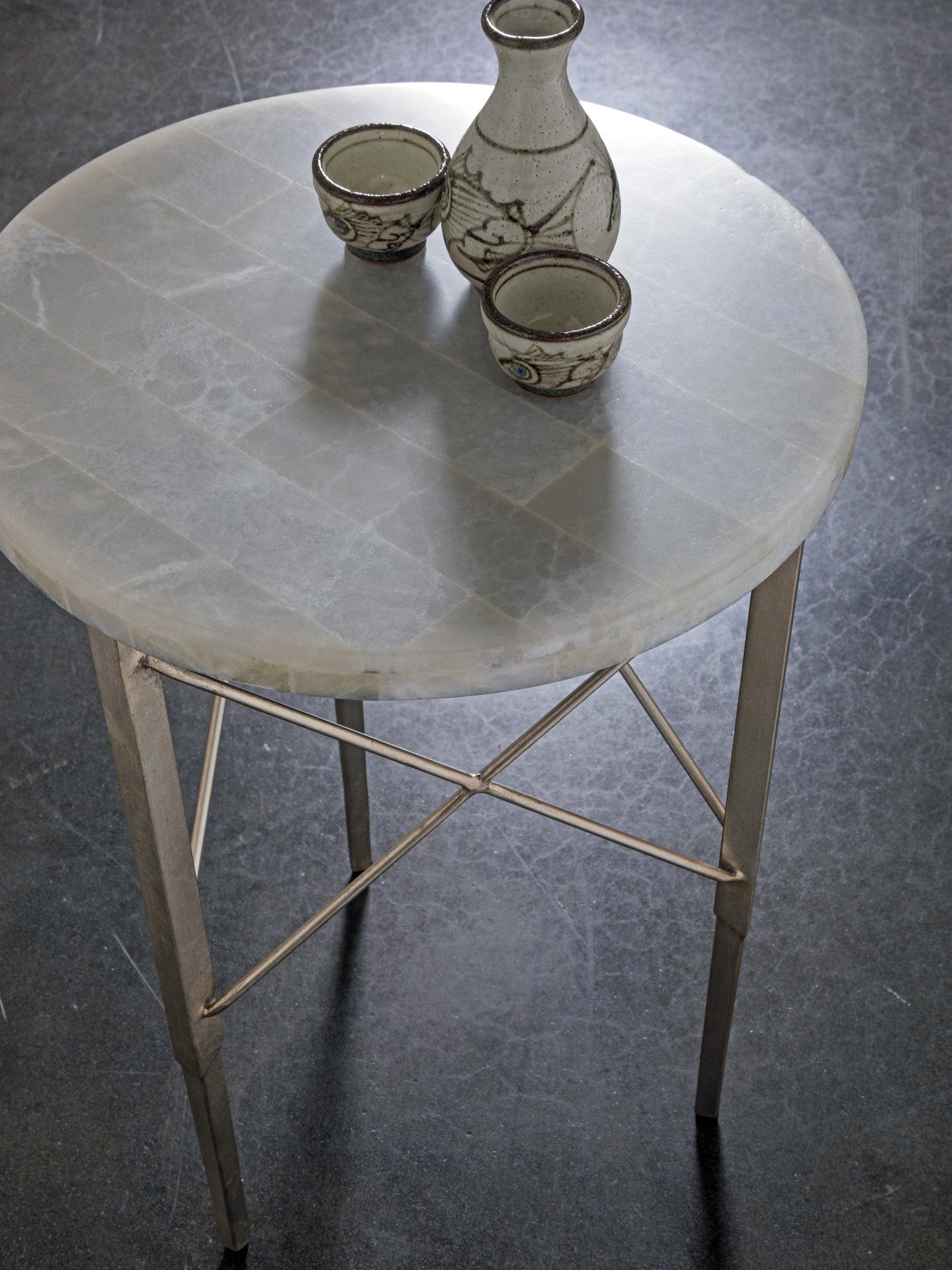 Signature Designs Bernard Round Spot Table - Frankwebs