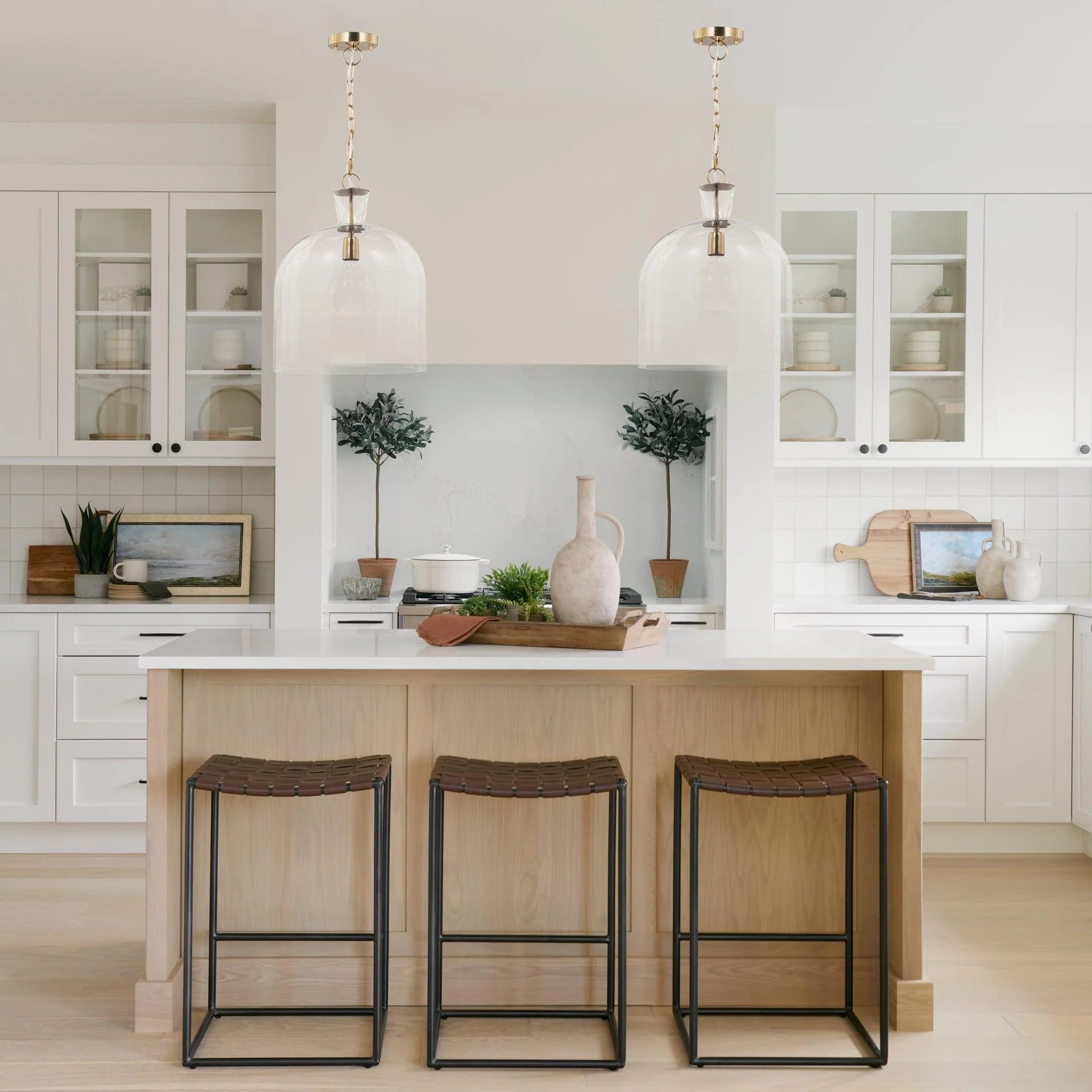 Sadah Large Clear Blown Glass w/ Gold Metal Pendant Light - Frankwebs