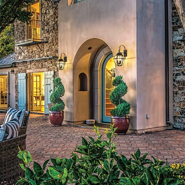 Bunker Hill Three-Light Outdoor Wall Lantern - Frankwebs