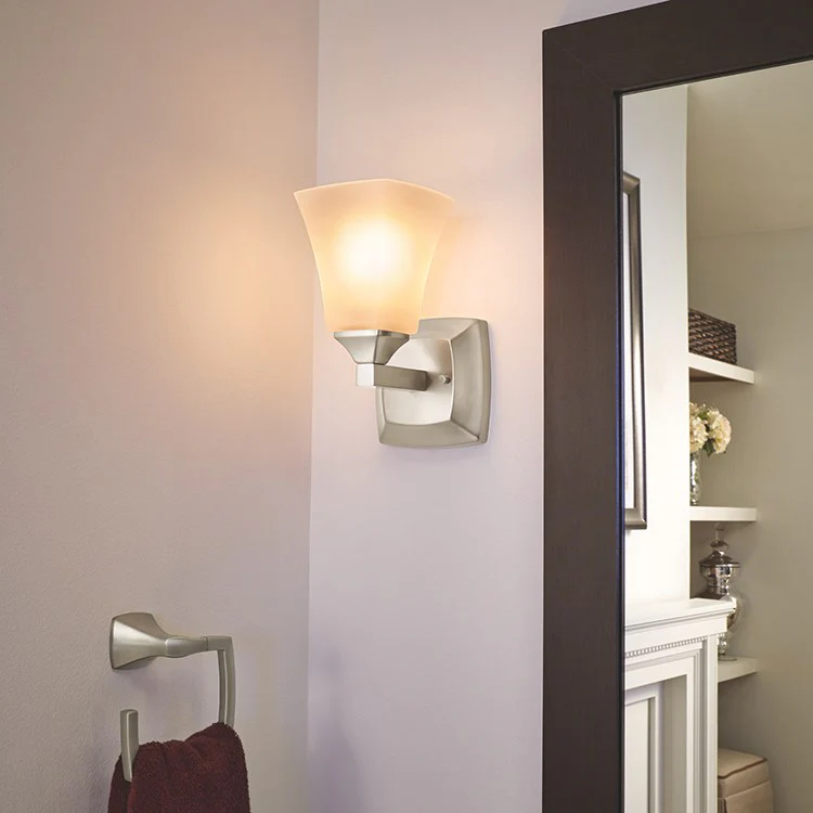 Voss Single-Light Wall Sconce - Frankwebs