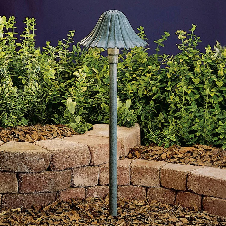 Single-Tier Leaf Single-Light 12-Volt Path Light - Frankwebs