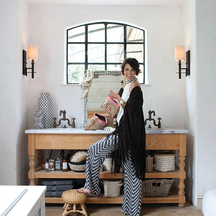 Sloan Single-Light Wall Sconce - Frankwebs