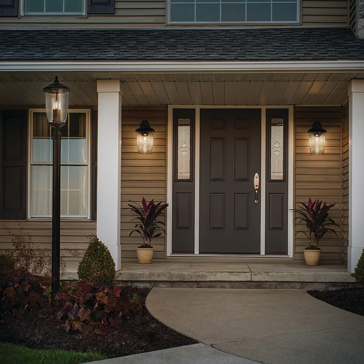 Yorke Three-Light Outdoor Post Lantern - Frankwebs