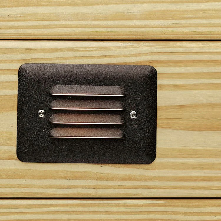 Single-Light 12-Volt Mini Step Light with Louvers - Frankwebs