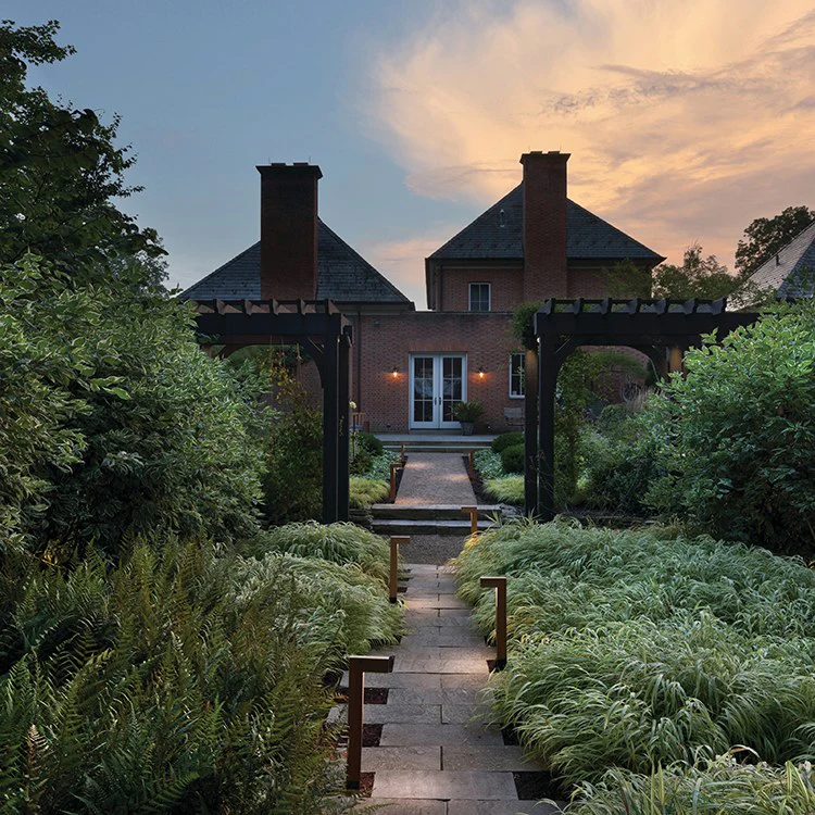 Atwell Single-Light Medium Wall-Mounted Lighting Fixture - Frankwebs