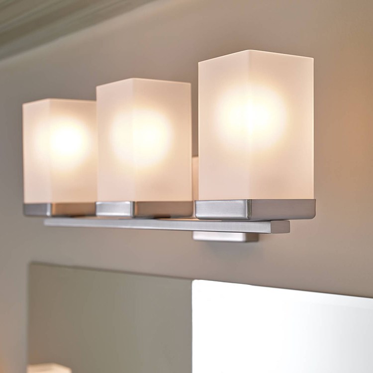 90 Degree Three-Light Vanity Lighting Fixture - Frankwebs