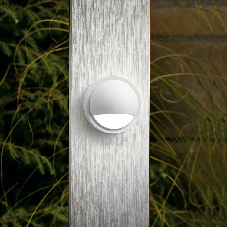 Half Moon 2700K LED Deck Light - Frankwebs